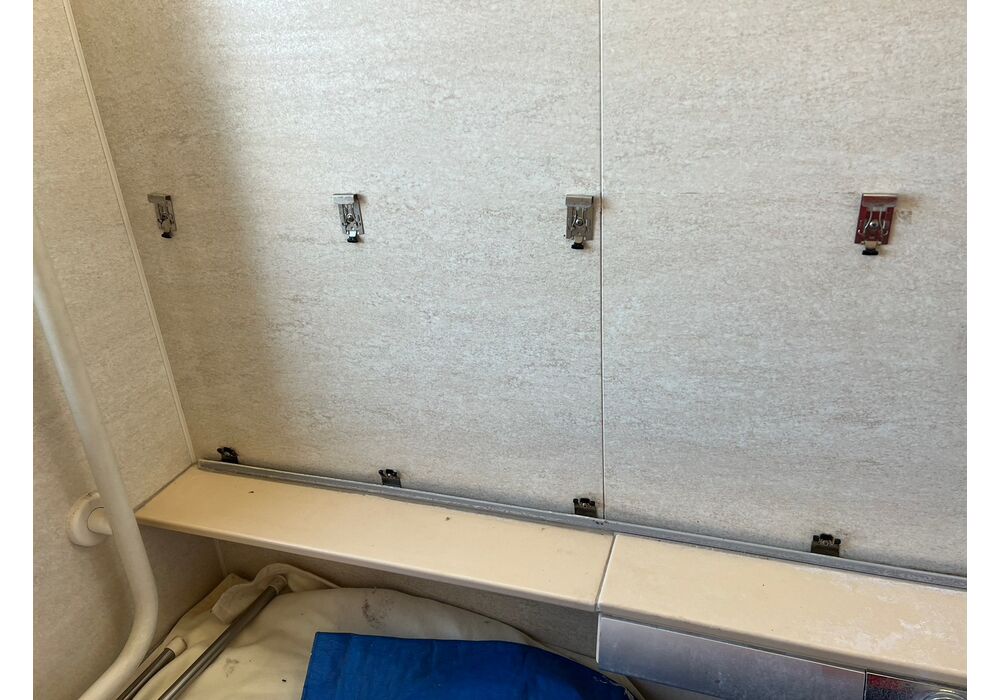 LINE_ALBUM_4_230208_22